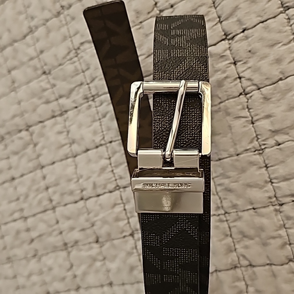 Ladies Michael Kors 36in belt